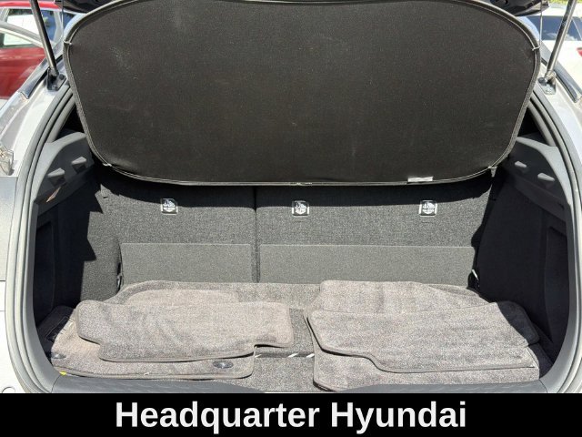 Used 2018 Silver Toyota XLE image 26