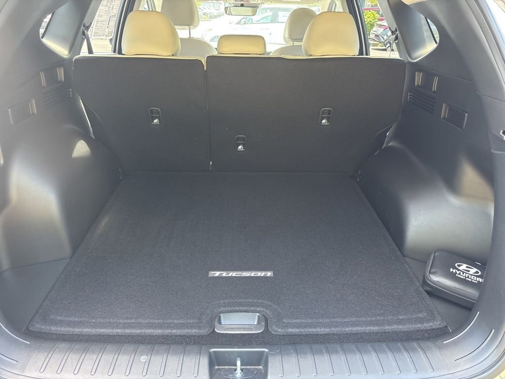 Certified Used 2025 Silver Hyundai SEL Convenience image 13