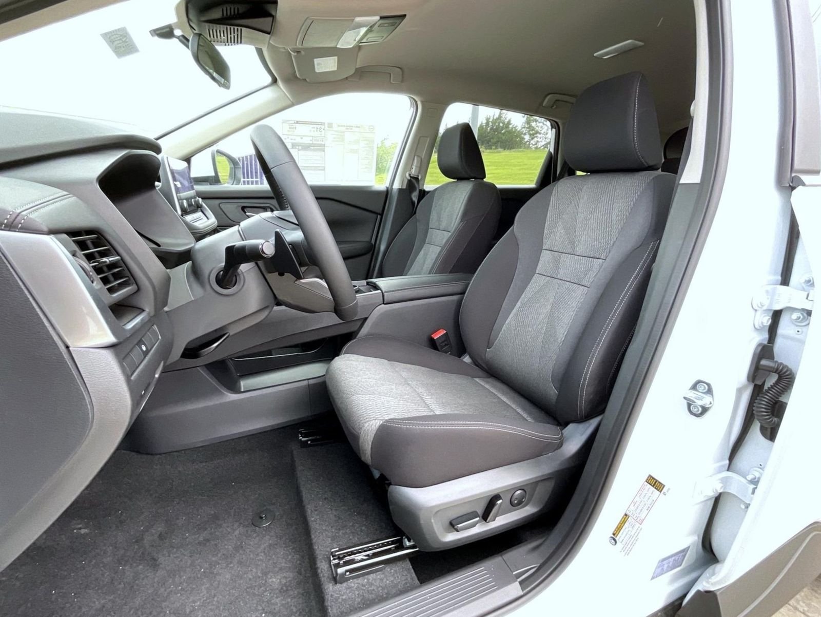 New 2026 Everest White Pearl TriCoat Nissan SV image 10