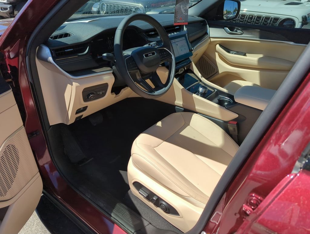 New 2026 Velvet Red Pearl-Coat Exterior Paint Jeep Limited image 11