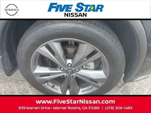 Used 2024 Black Nissan Platinum image 5