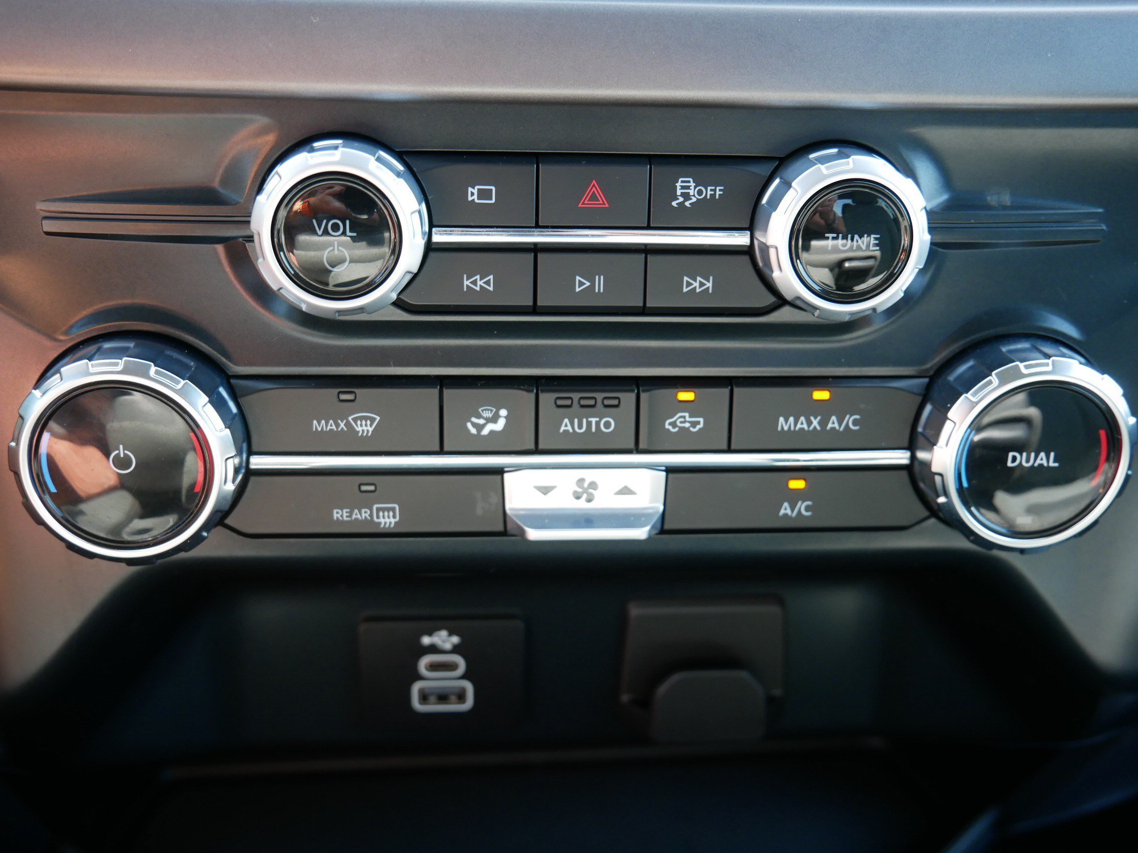 2025 Ford F-150 XLT - Photo 25