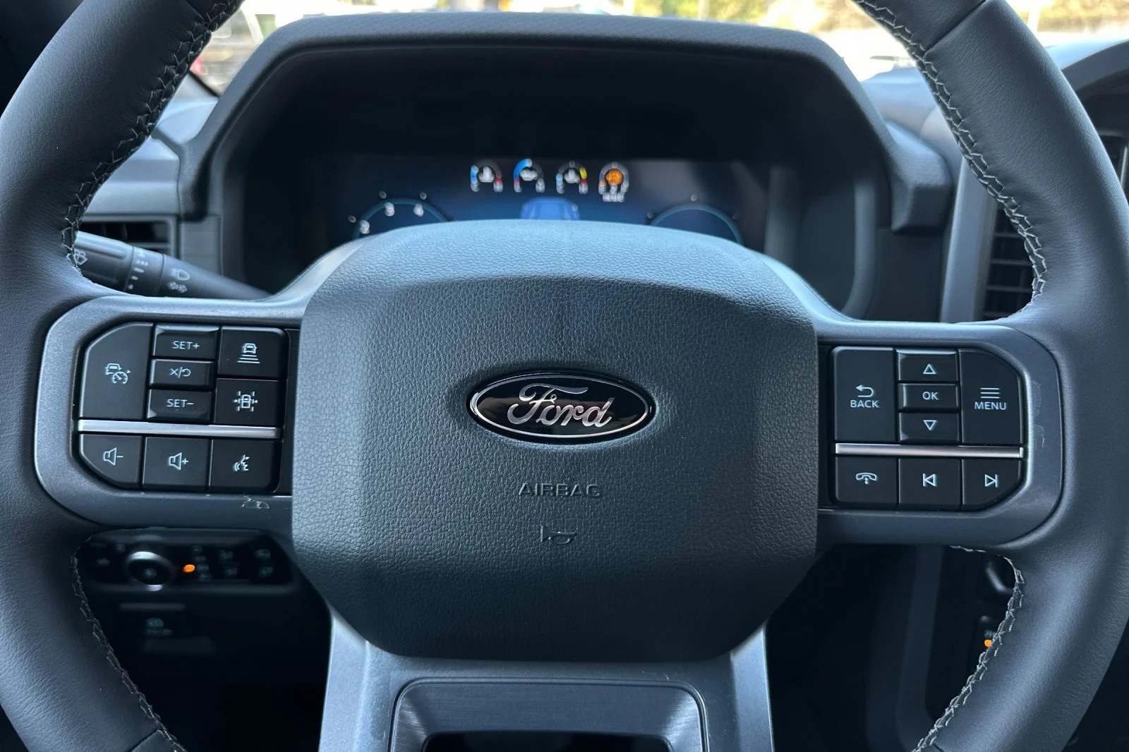 New 2026 Oxford White Ford XLT image 22