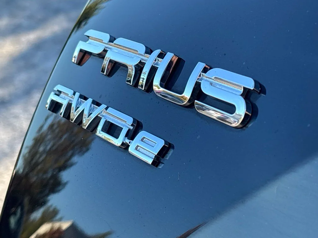 Used 2019 Black Toyota XLE AWD-e image 17