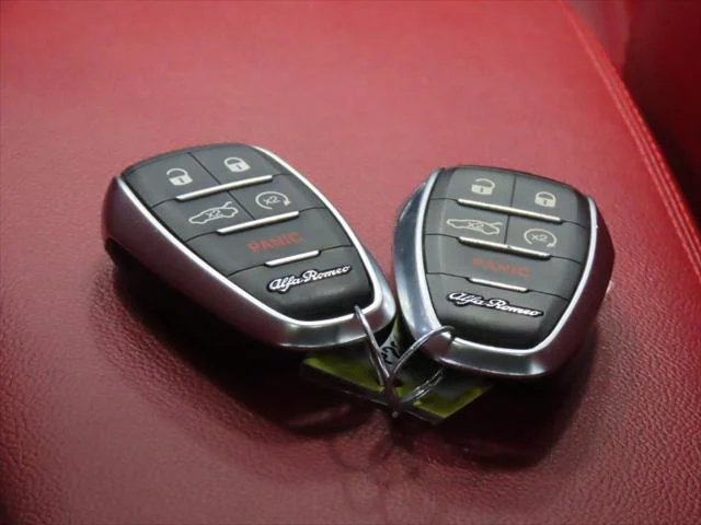 Used 2022 White Alfa Romeo Sprint RWD image 18