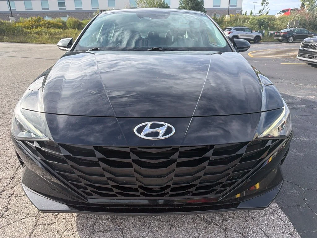 Used 2021 Phantom Black Hyundai SEL image 2