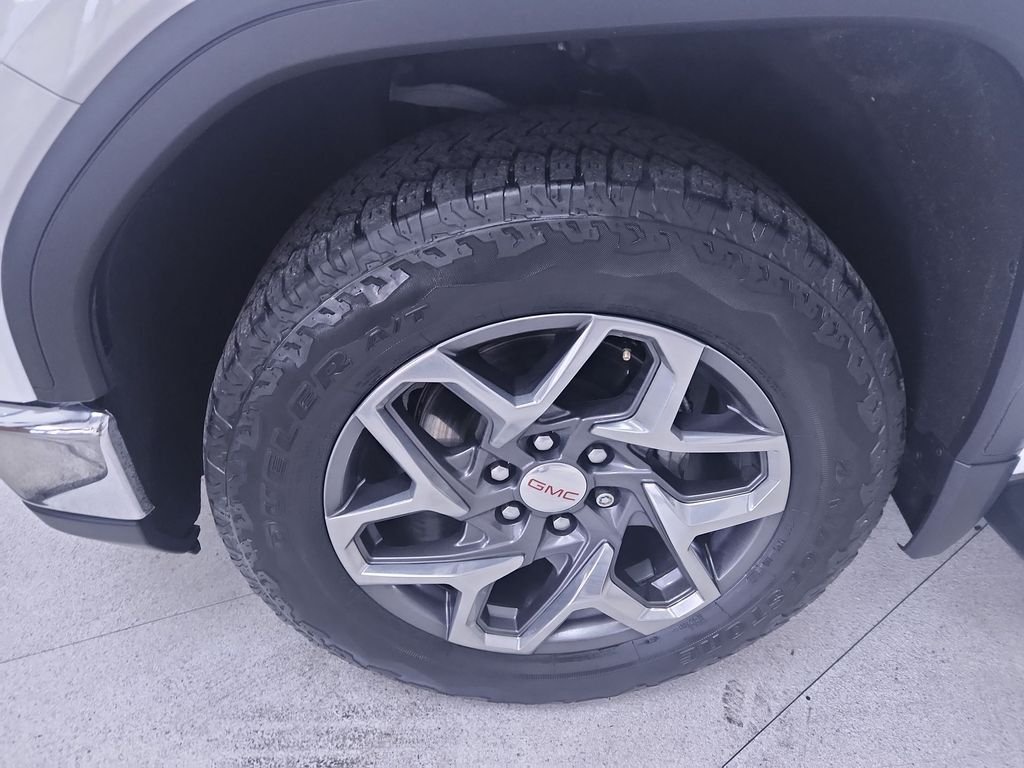 Used 2022 White GMC SLT image 10