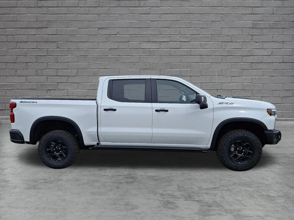 New 2026 Summit White Chevrolet ZR2 image 9