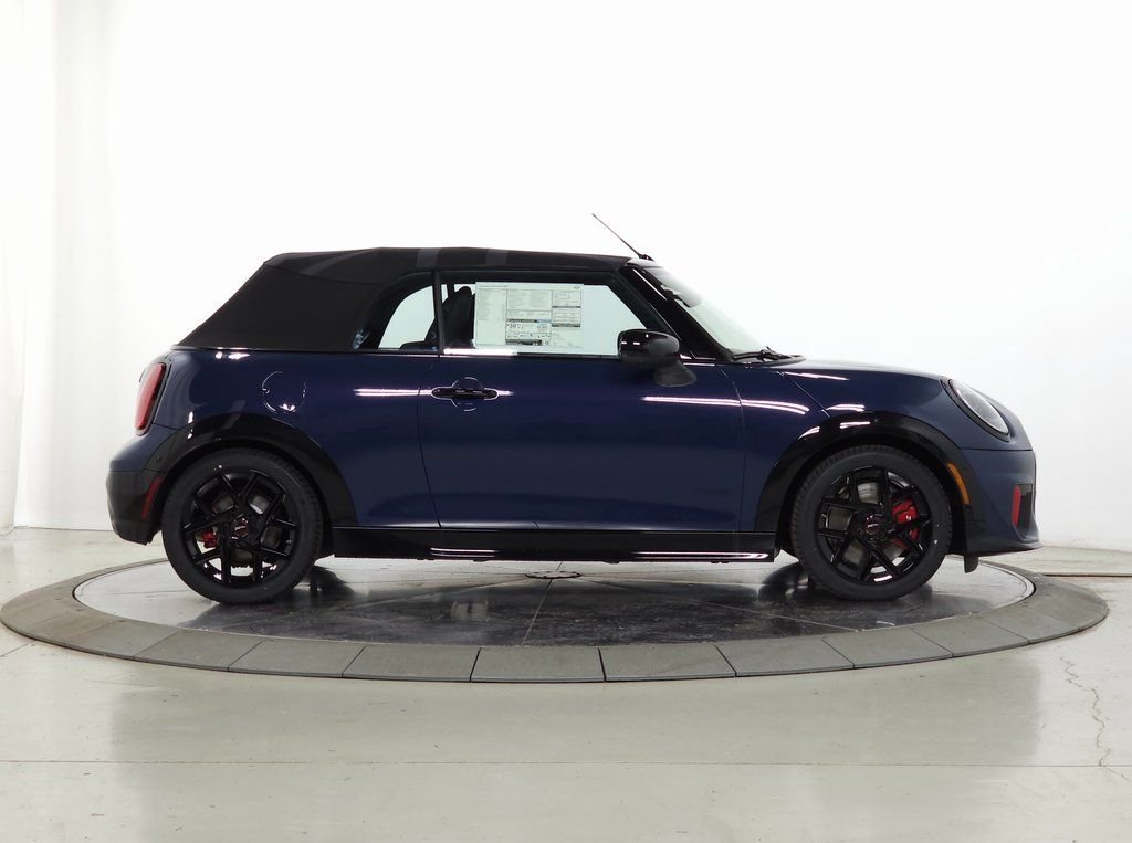 New 2026 Blue Metallic MINI Iconic image 9