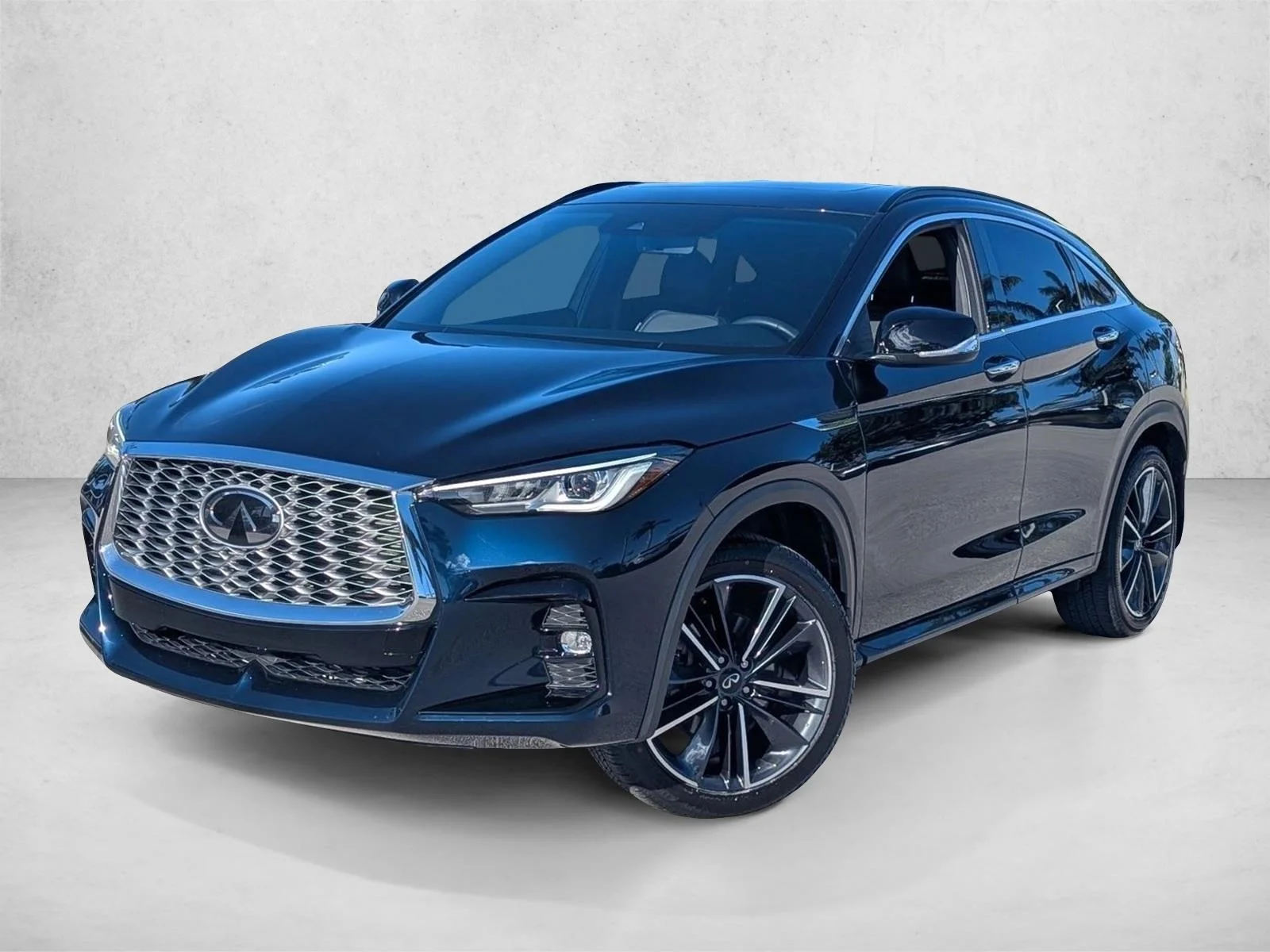Used 2025 Hermosa Blue INFINITI LUXE image 1