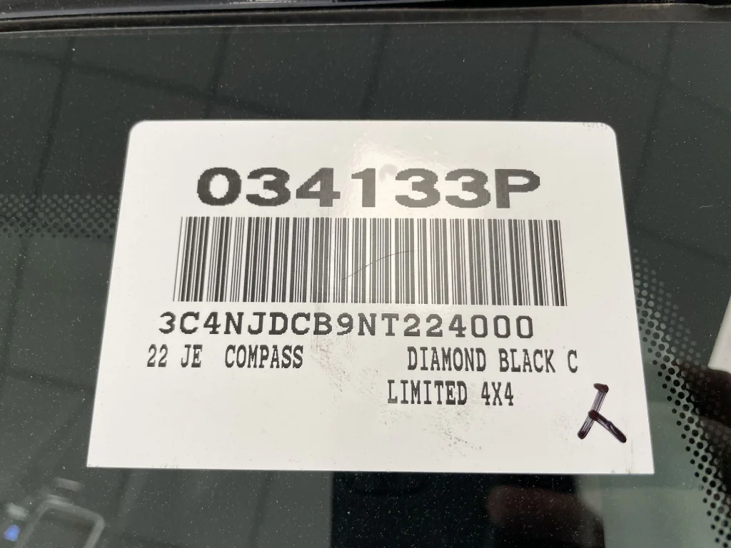 Used 2022 Diamond Black Crystal Pearl Coat Jeep Limited image 32
