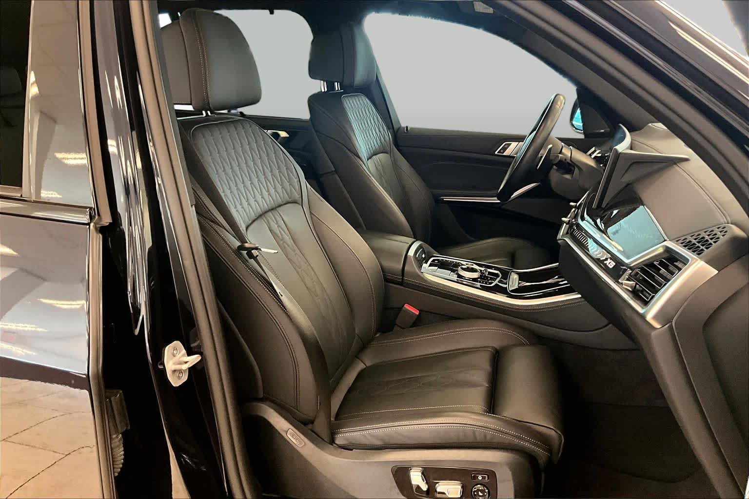 Used 2024 Carbon Black Metallic BMW xDrive40i image 8