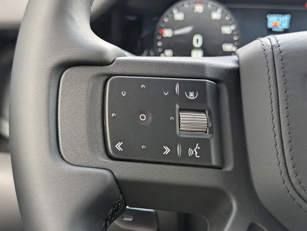 New 2026 Santorini Black Land Rover V8 image 28