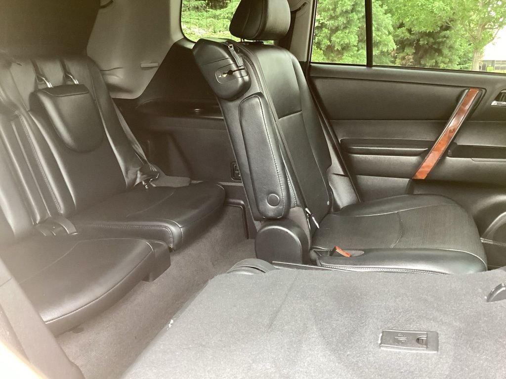 Used 2013 White Toyota Limited image 6