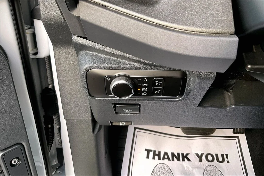 Used 2025 Oxford White Ford Base image 36