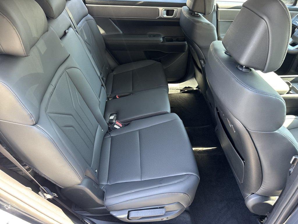 New 2027 Gray Hyundai SEL FWD image 15