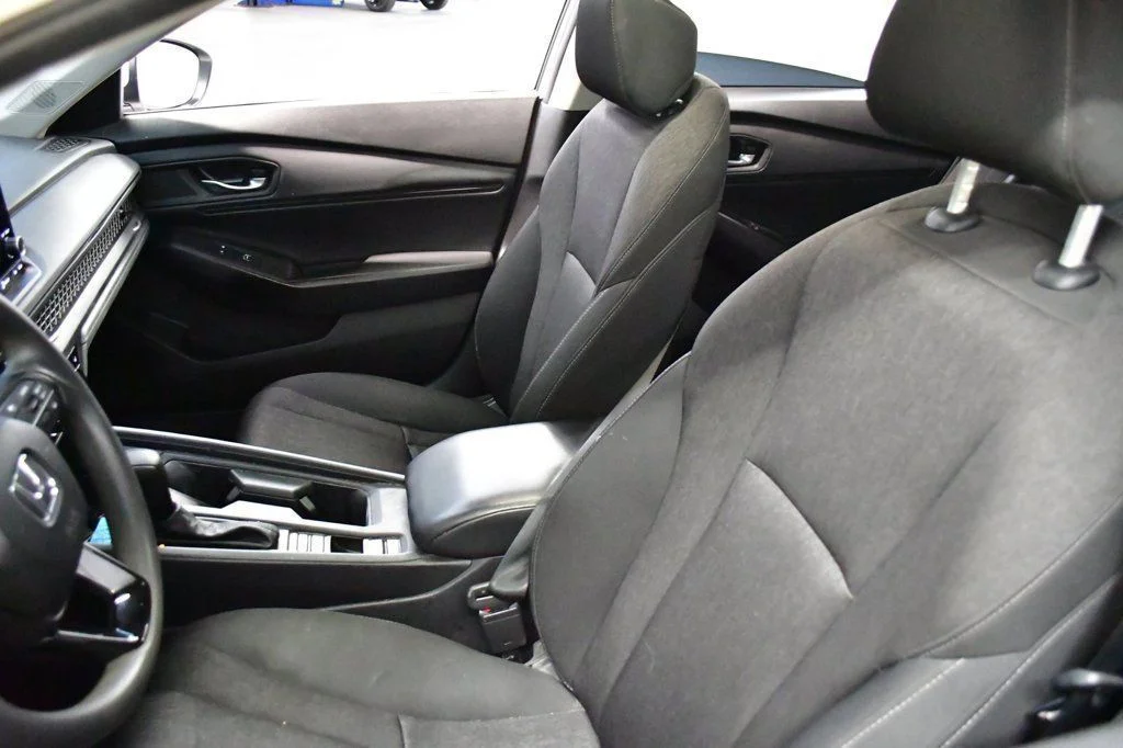 Used 2023  Honda EX image 2