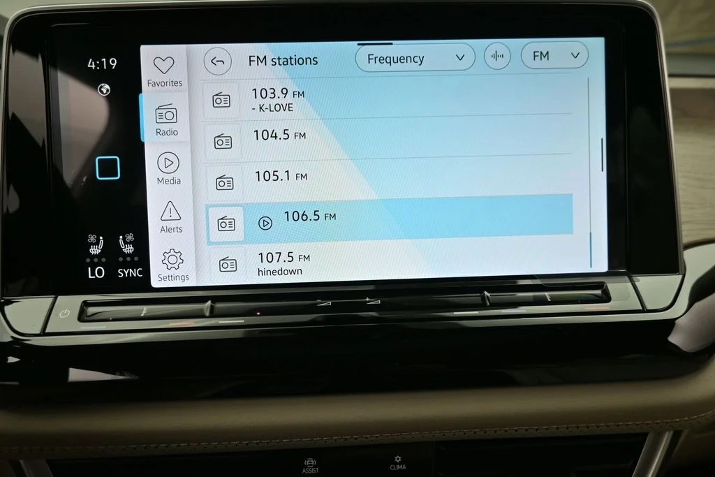 New 2026 White/off-white Volkswagen 2.0T SE w/Technology image 16