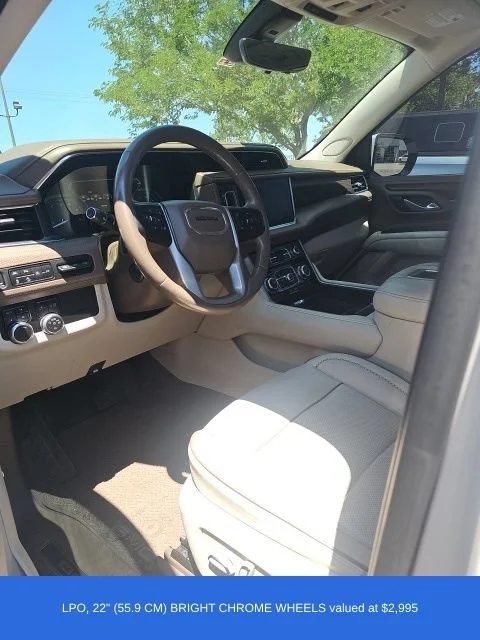 Used 2021 WHITE FROST TRICOAT GMC Denali image 4