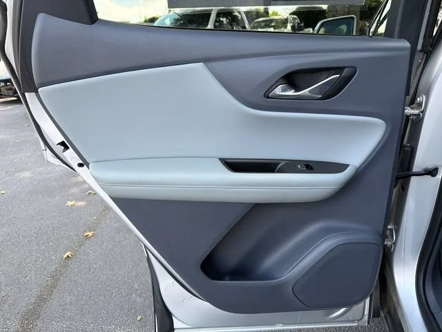 Used 2020 SILVER ICE METALLIC Chevrolet LT image 22