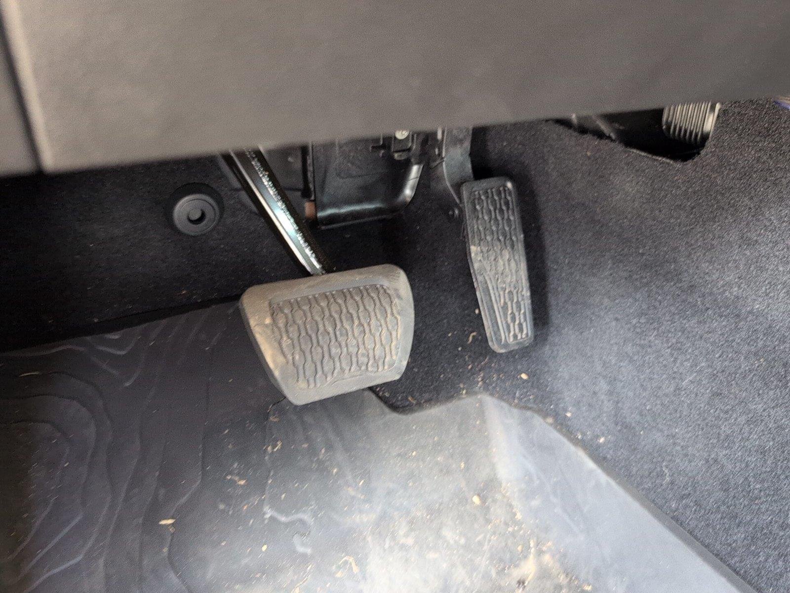 Used 2025 Joose Jeep Sport image 14