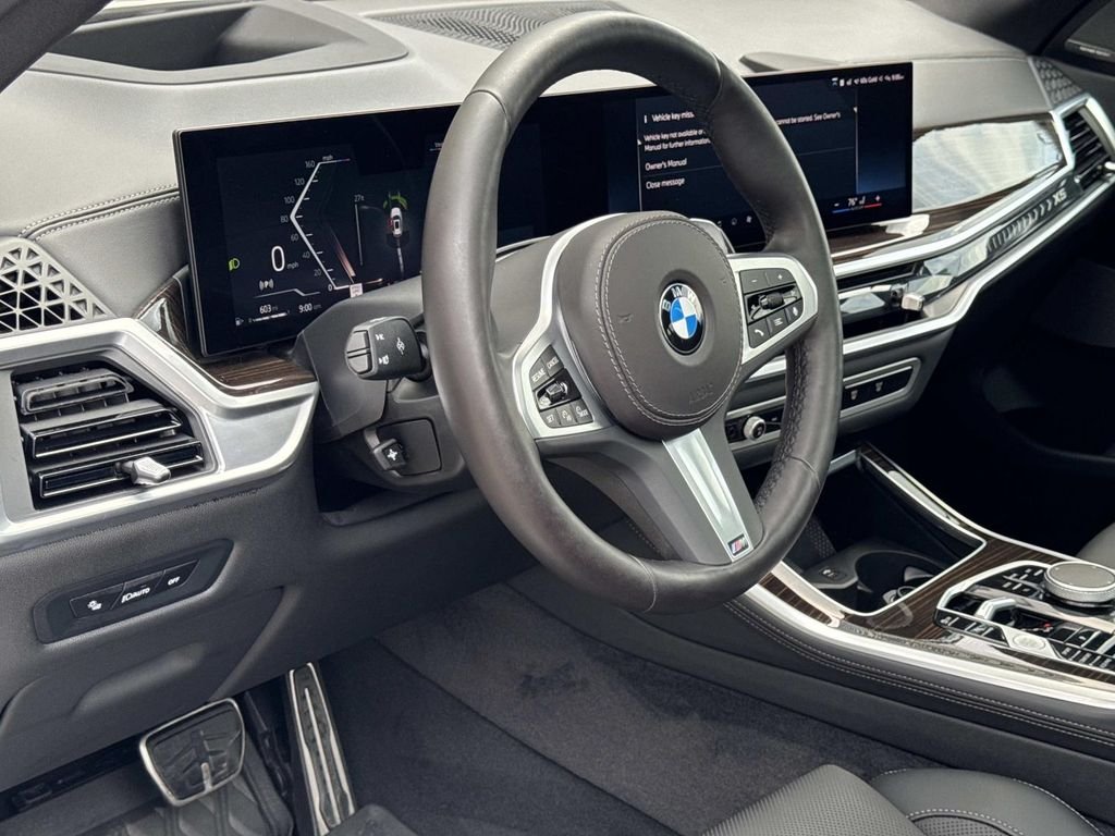 Used 2024 White BMW xDrive40i image 21