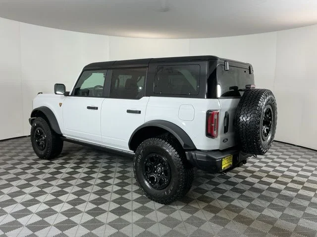 New 2026 Oxford White Ford Badlands image 7