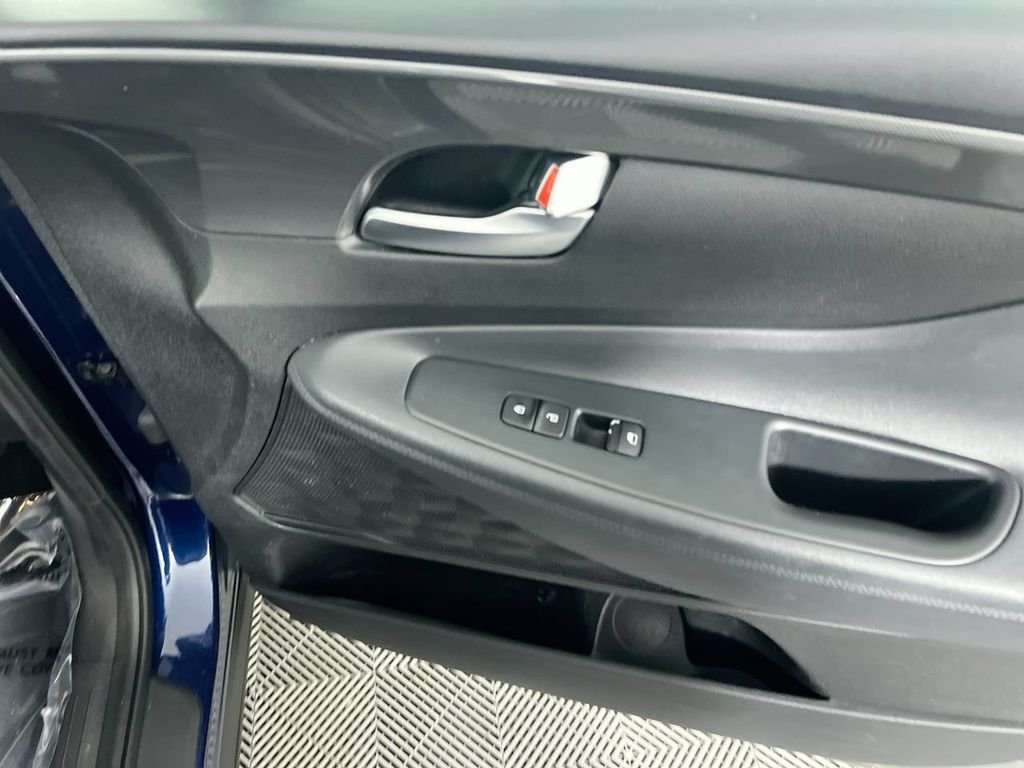 Used 2021 Blue Hyundai SE image 29