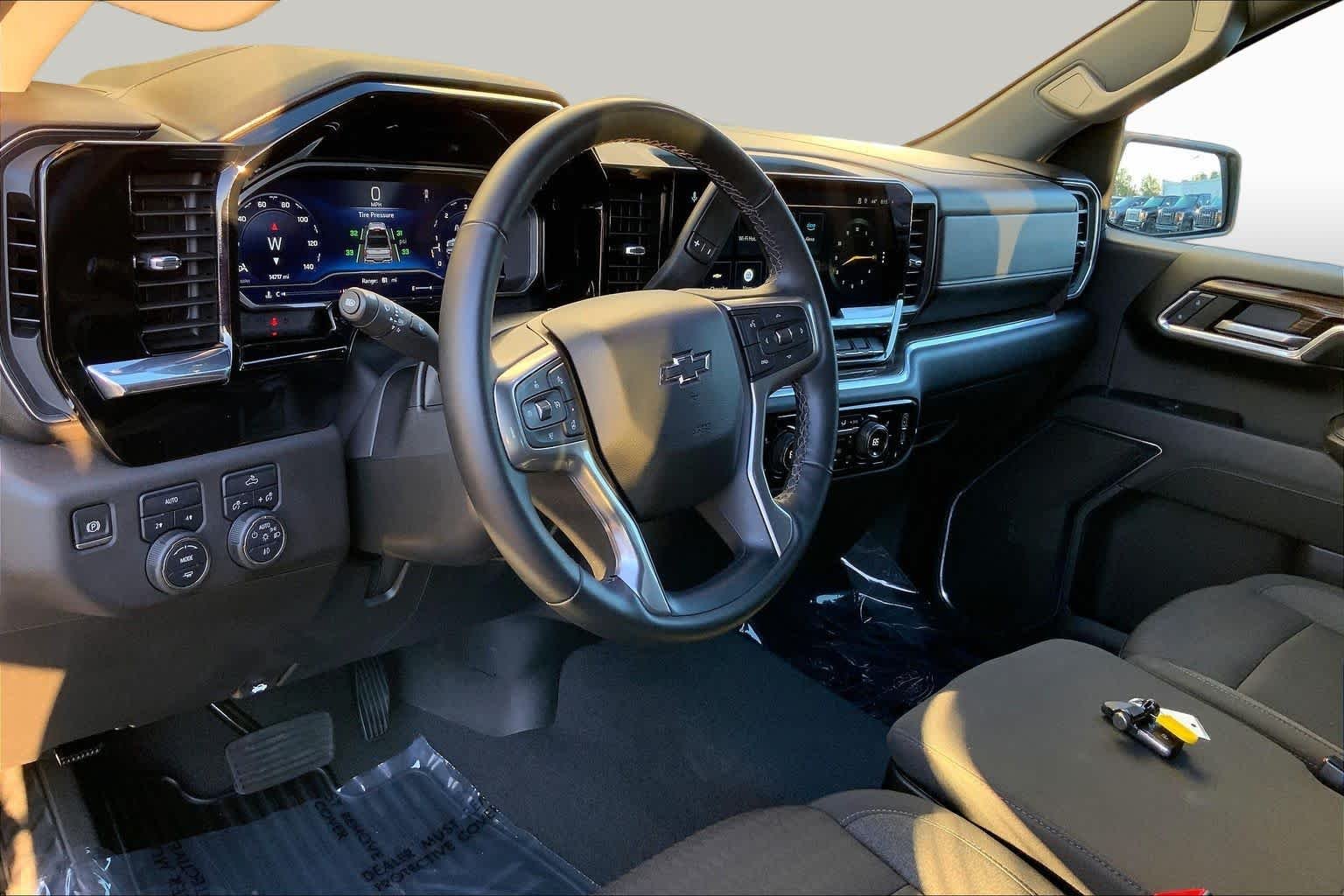 Used 2024 Summit White Chevrolet RST image 15