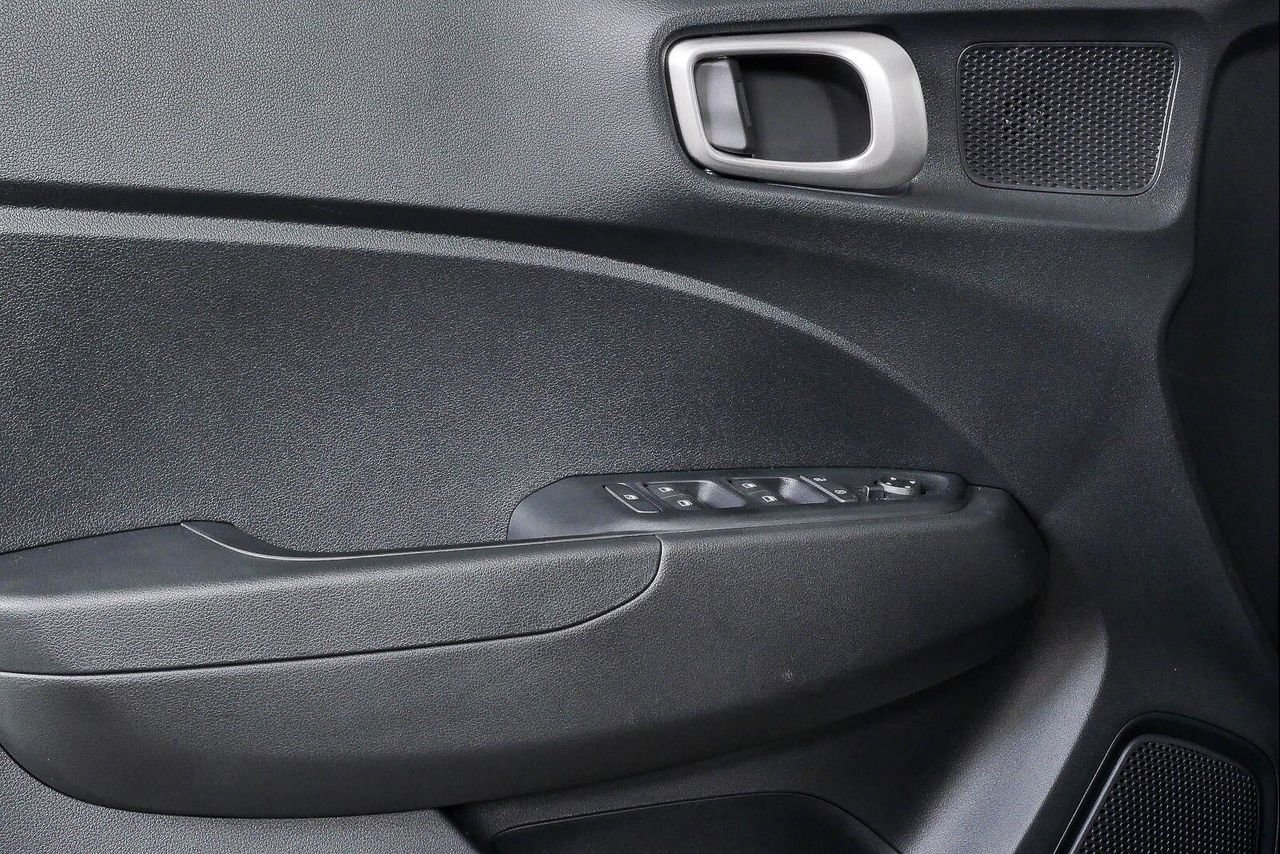 New 2026 Onyx Black Hyundai SE image 41