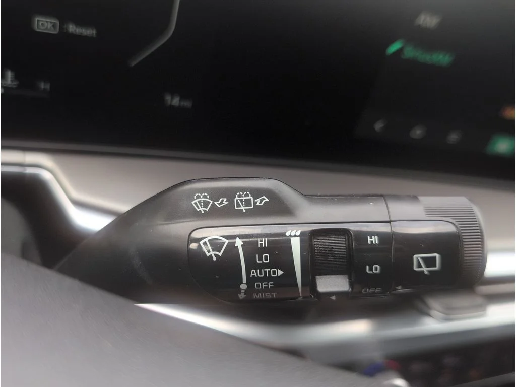 New 2026 Wolf Gray Kia SX image 25