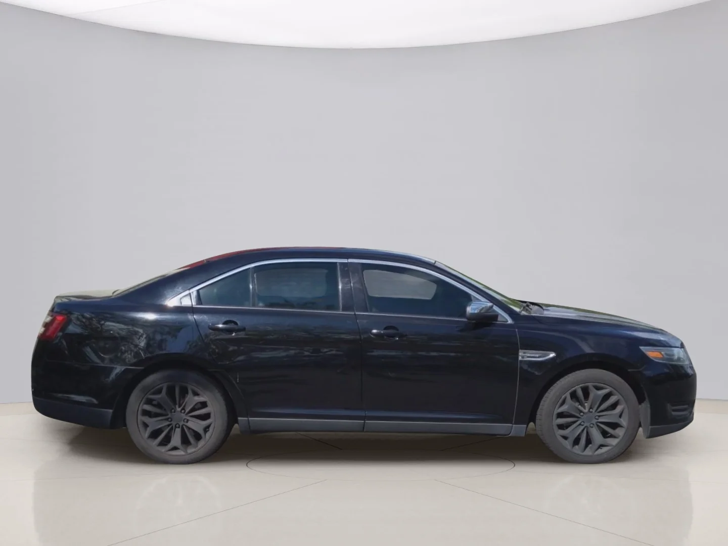 Used 2016 Black Ford LIMITED image 6