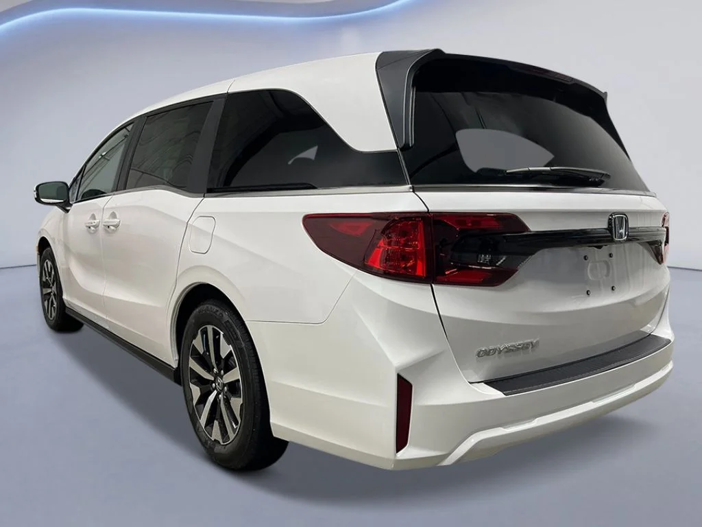 New 2026 Platinum White Pearl Honda EX-L image 3