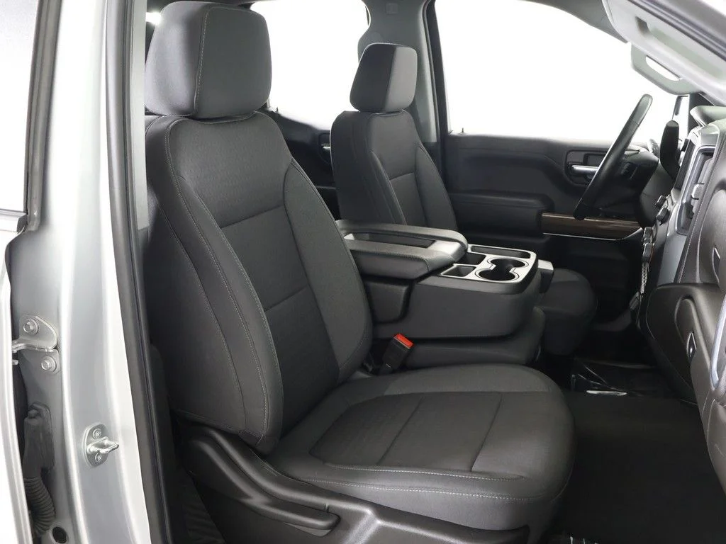 Used 2022 Silver Ice Metallic Chevrolet LT image 30