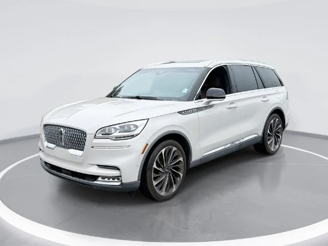 Used 2020 White Lincoln Reserve image 1