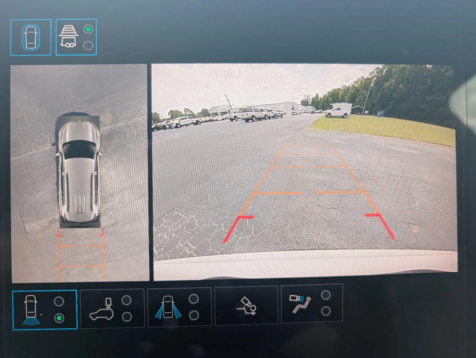 New 2027 Summit White GMC Elevation image 15