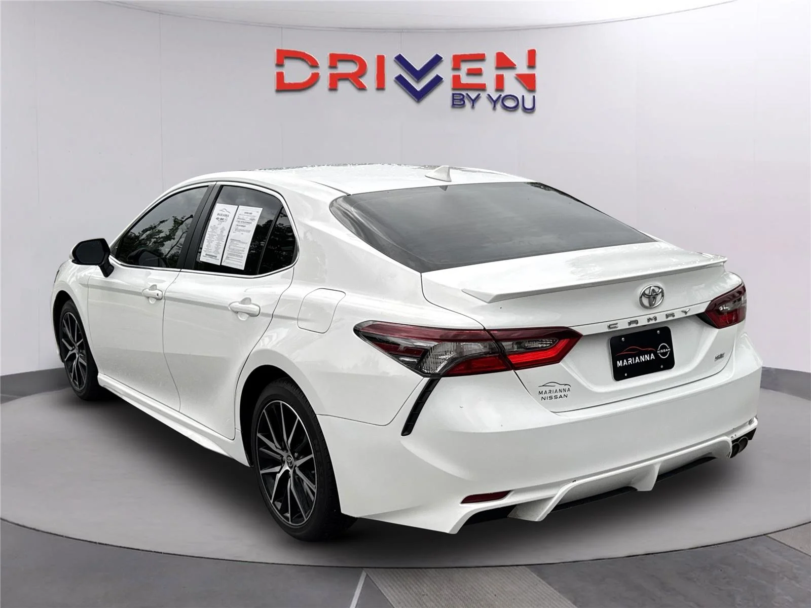 Used 2024 Ice Cap Toyota SE image 5