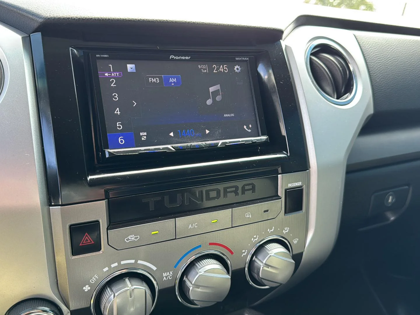 2014 Toyota Tundra SR5 - Photo 23