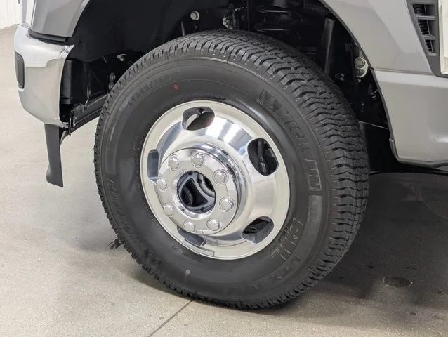 New 2026 Carbonized Gray Metallic Ford F-350® Lariat® image 42