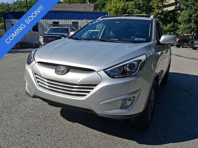 Used 2015 Silver Hyundai SE image 5