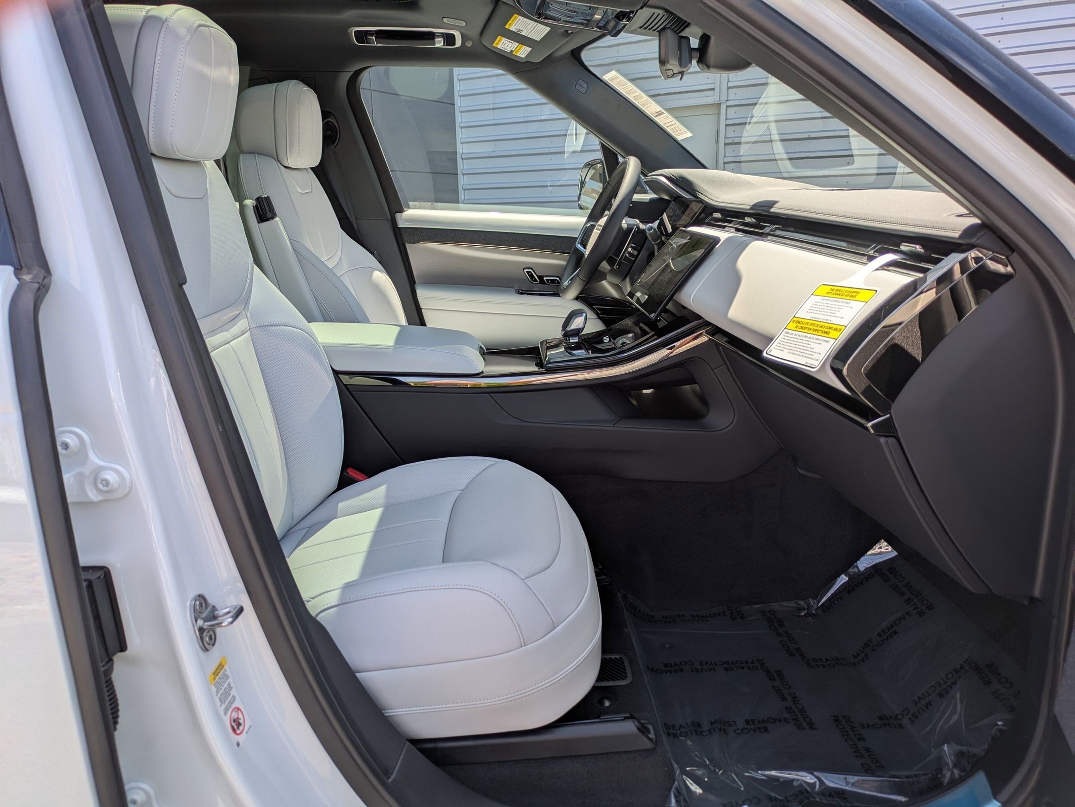 New 2026 Fuji White Land Rover P360 SE image 29