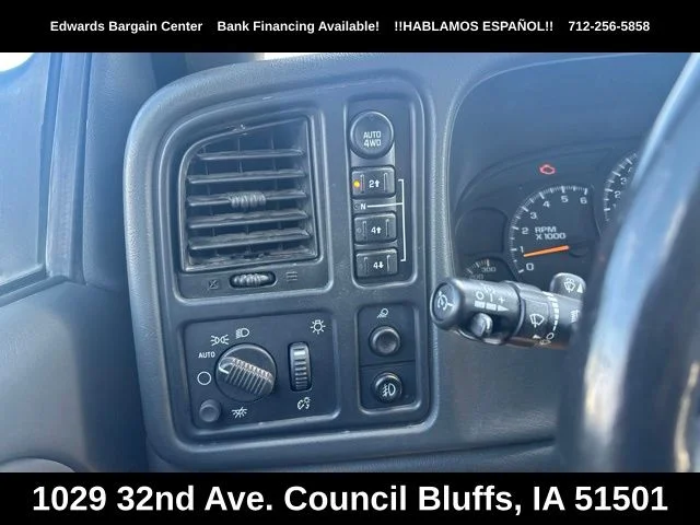 Used 2004 White Chevrolet LS image 16