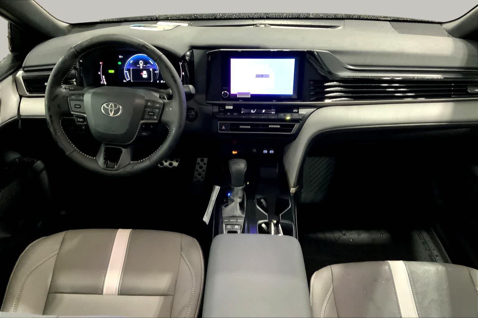 View vehicle photo 5