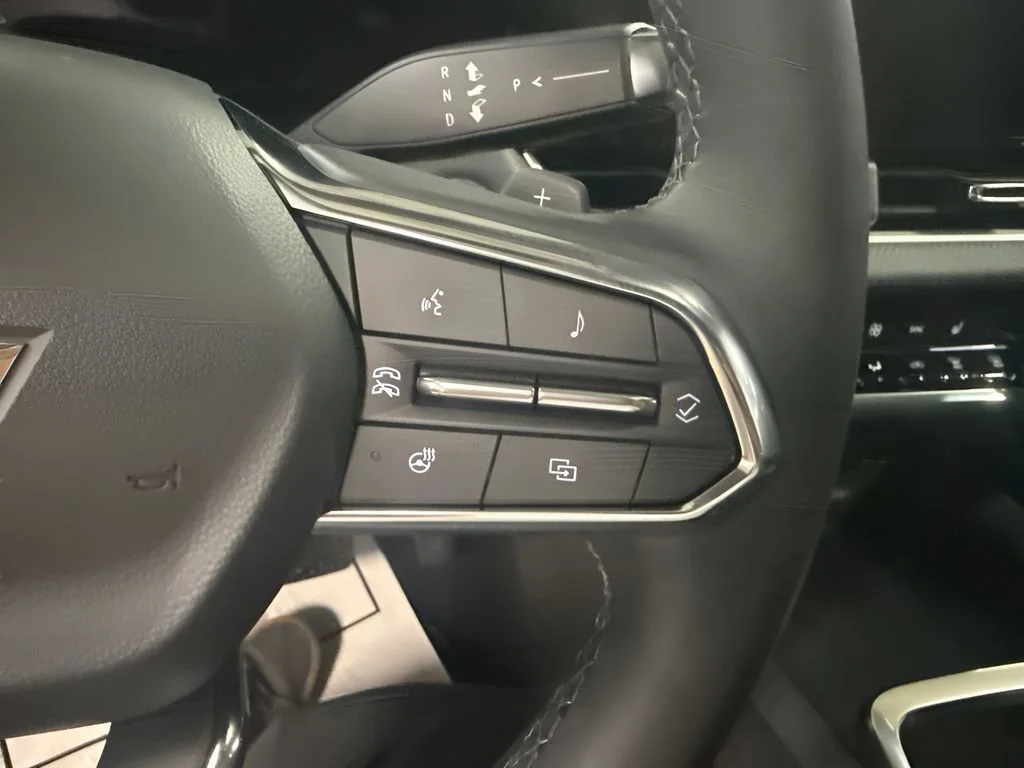 New 2027 Mosaic Black Metallic Chevrolet LT image 17
