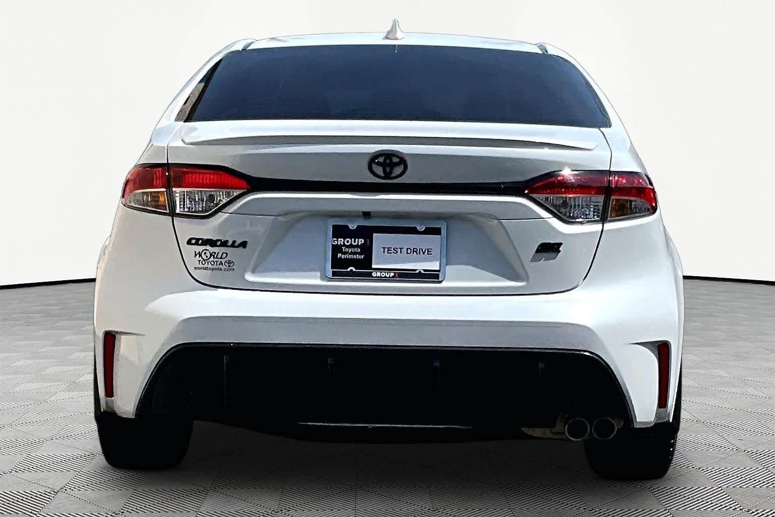 Used 2025 Wind Chill Pearl Toyota SE image 5