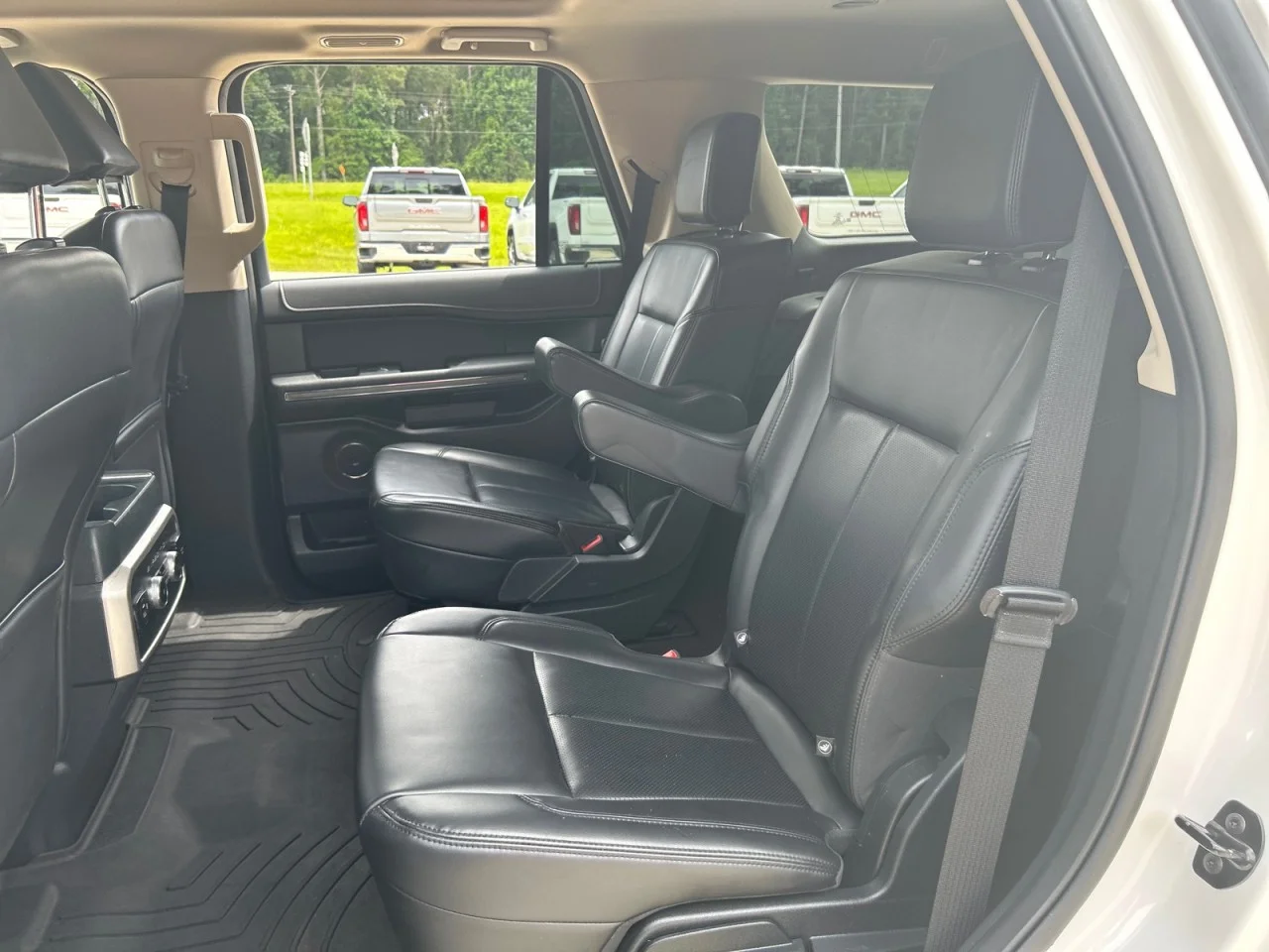 Used 2022 White Ford XLT image 18