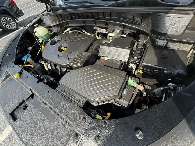 Used 2020 Black Hyundai SE image 20