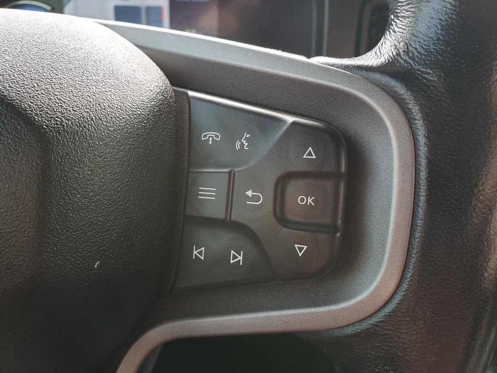 Used 2022 Green Metallic Ford  image 22
