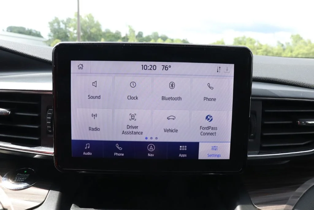 Used 2020 Blue Ford Limited image 24