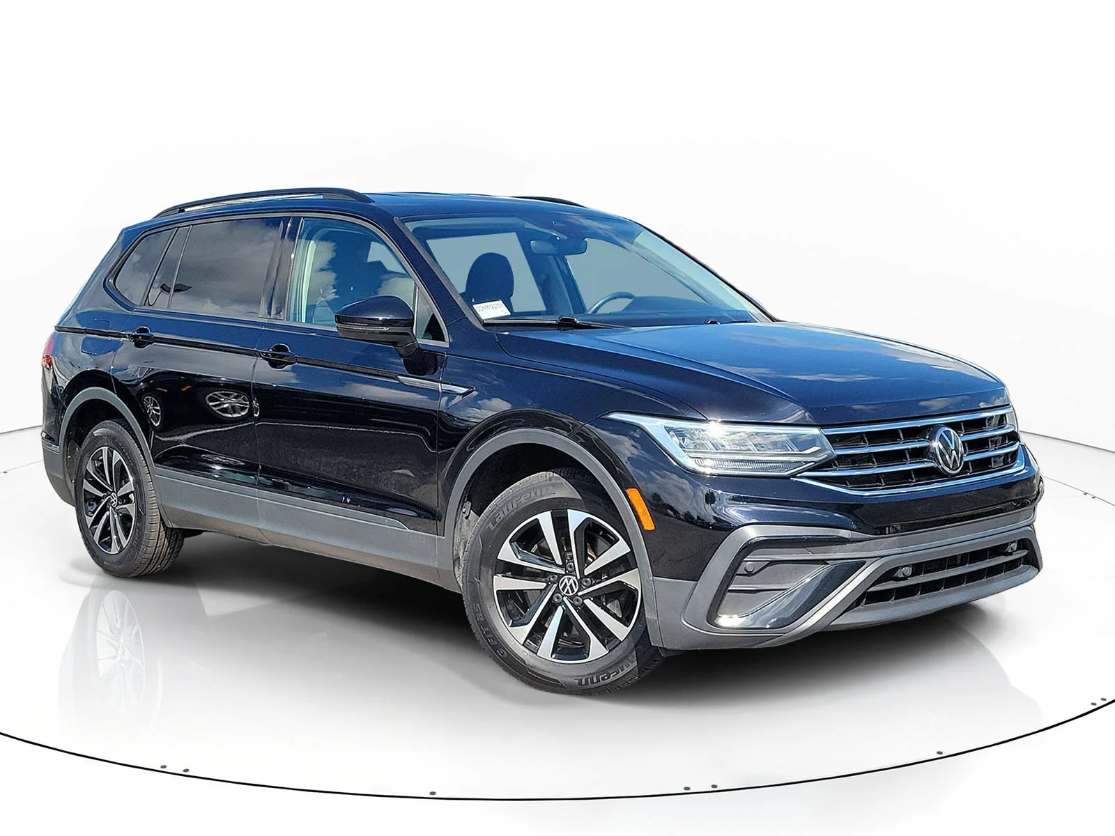 Used 2022 Deep Black Pearl Volkswagen S image 1